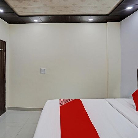 Oyo Flagship Evergreen Tower Hotel Ghaziabad Esterno foto