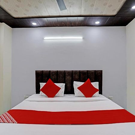 Oyo Flagship Evergreen Tower Hotel Ghaziabad Esterno foto