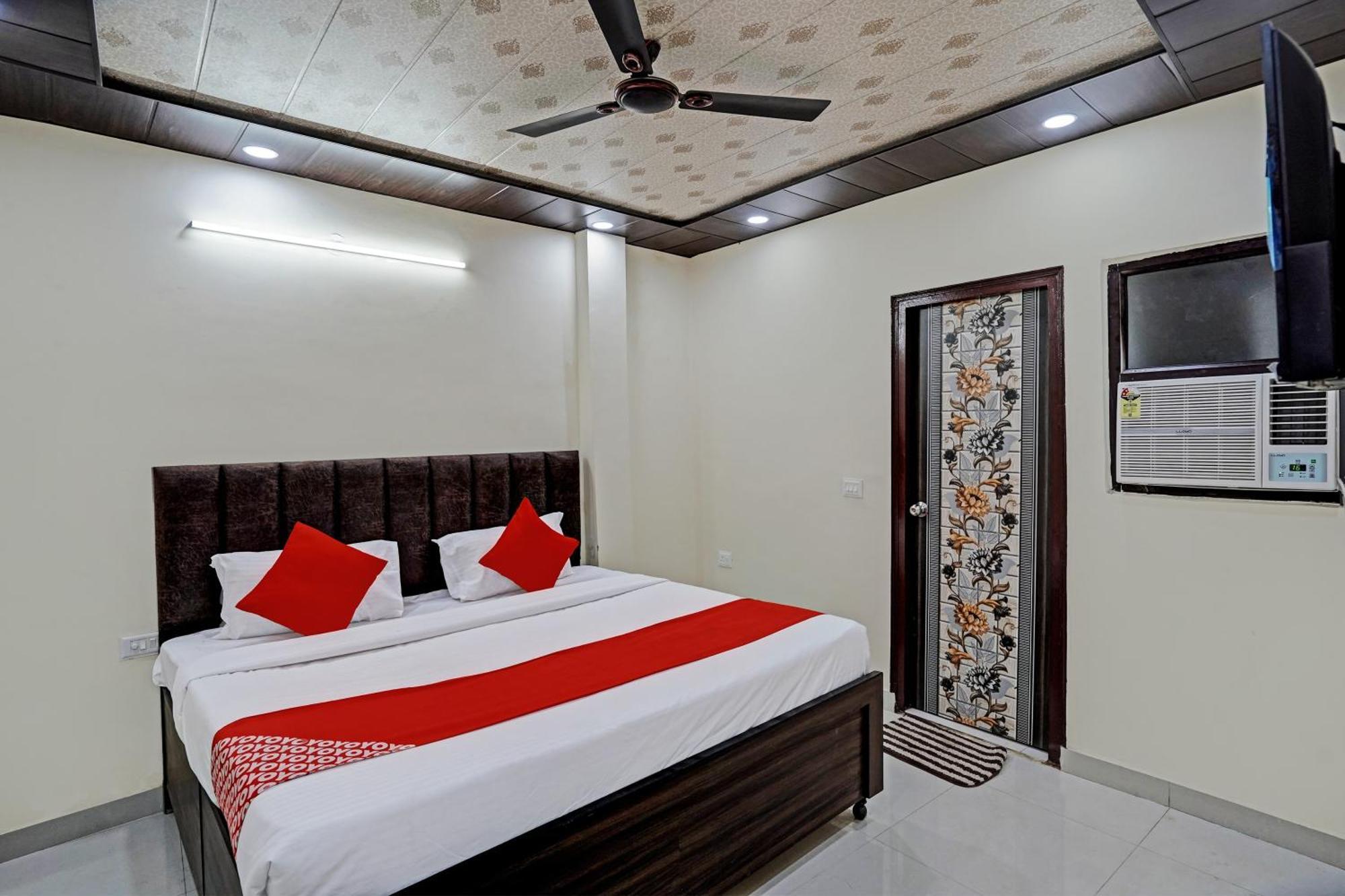 Oyo Flagship Evergreen Tower Hotel Ghaziabad Esterno foto