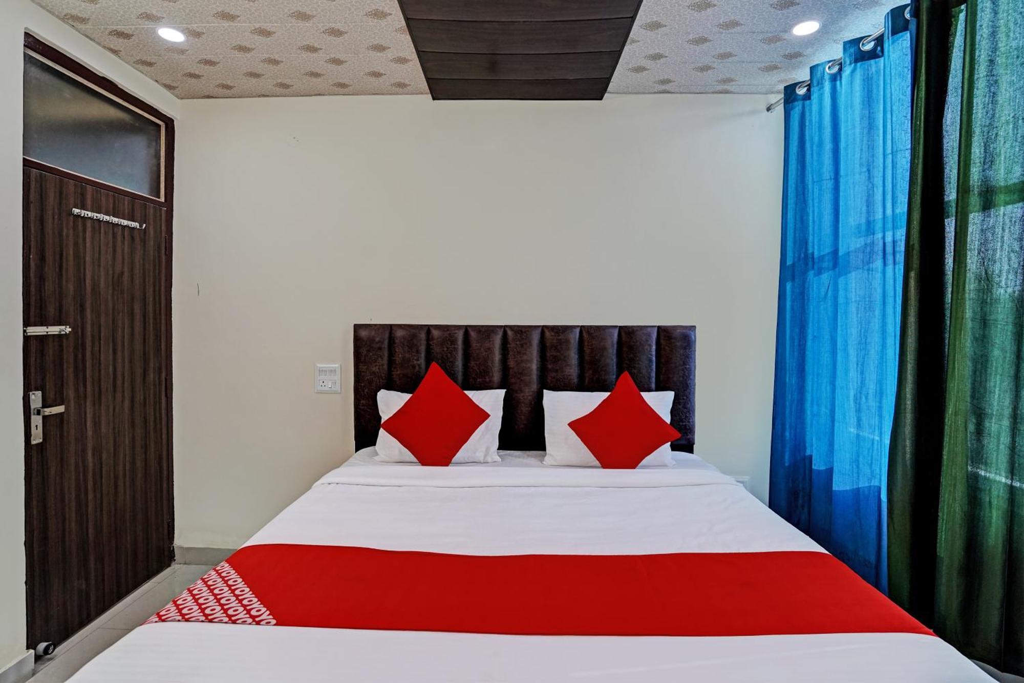 Oyo Flagship Evergreen Tower Hotel Ghaziabad Esterno foto